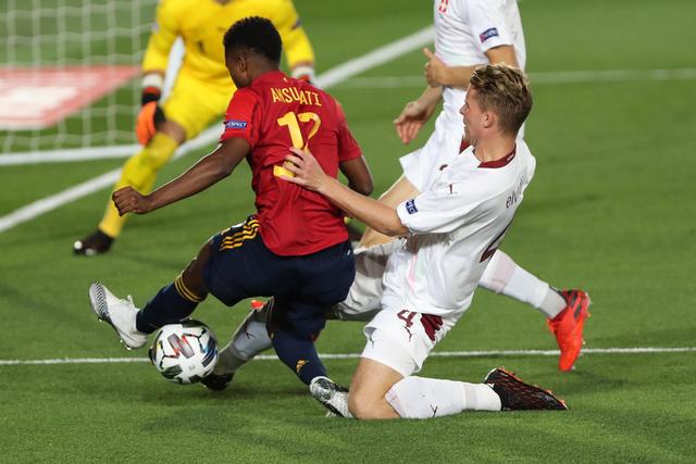 天空预测阿莫林首秀首发：阵型3421